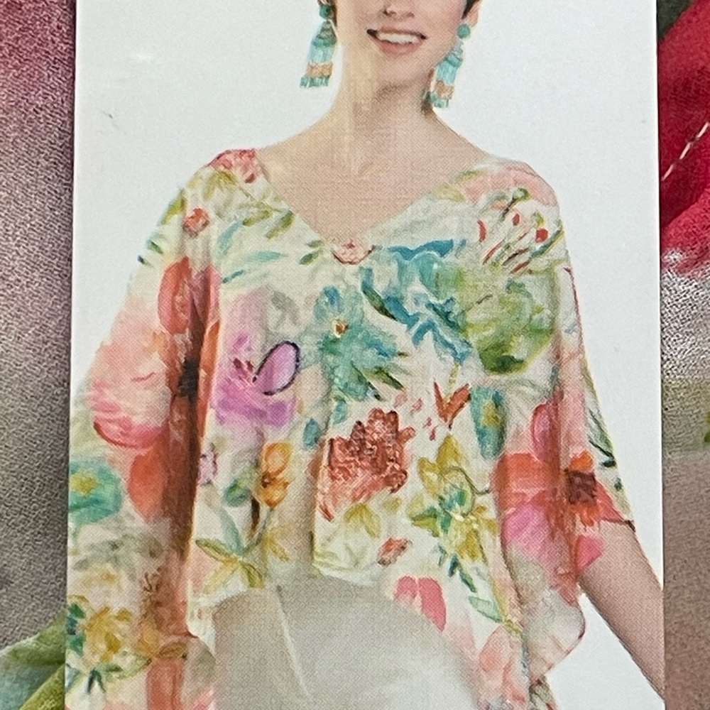Charlie Paige Multicolor Flora  Botan Silk Floral-Print Top, tunica, kaftan,